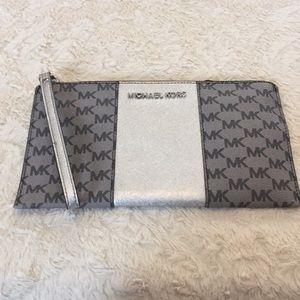 Michael Kors Wristlet